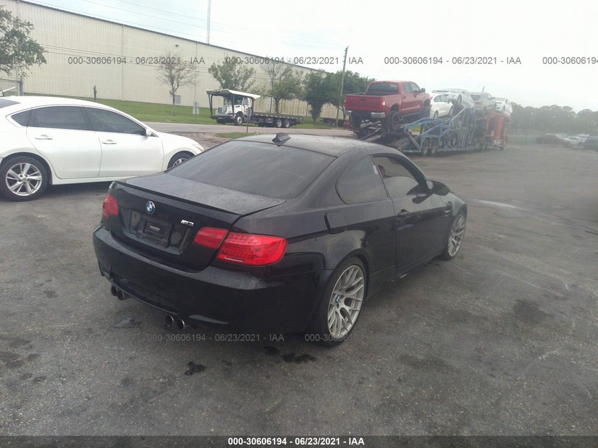 BMW M3 2011