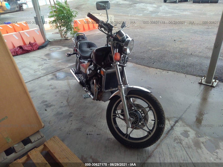 JH2RC1102DM004480 Honda CX650 Photo 1