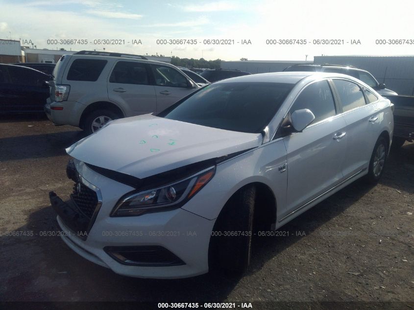 2017 HYUNDAI SONATA HYBRID SE KMHE24L18HA058340