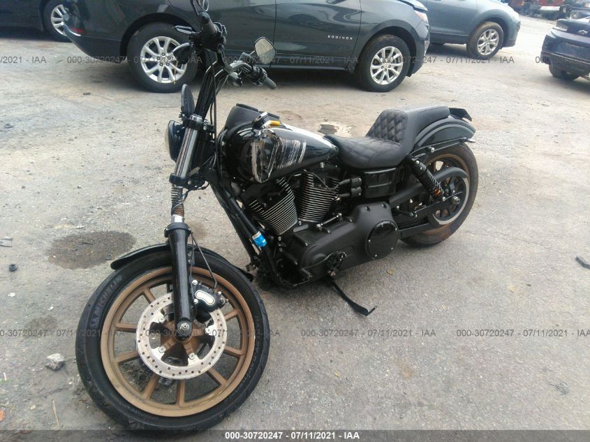 2017 HARLEY-DAVIDSON FXDLS 1HD1GS81XHC312117