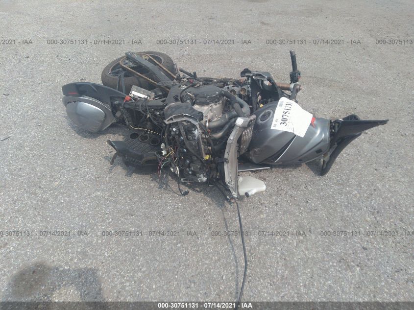 2006 SUZUKI GSX-R1000 JS1GT76A162111257