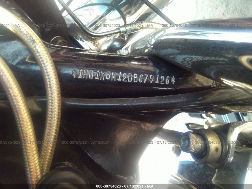 2011 HARLEY-DAVIDSON FLHX 1HD1KBM12BB679126