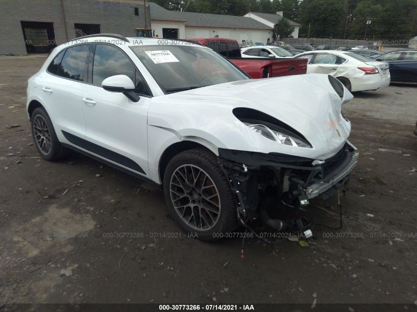 2017 PORSCHE MACAN WP1AA2A55HLB82584