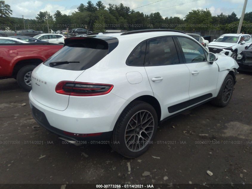 2017 PORSCHE MACAN WP1AA2A55HLB82584