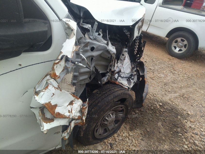2015 NISSAN NV SV 1N6BF0KX9FN806137