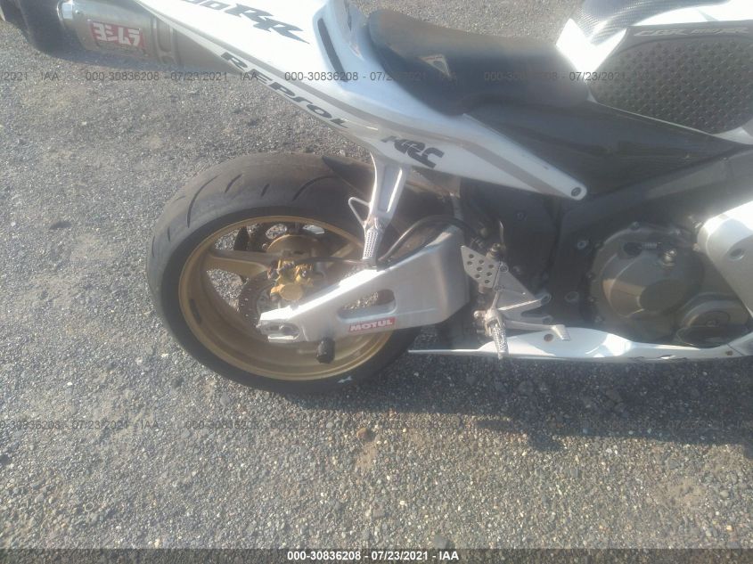 2003 HONDA CBR600 RR JH2PC370X3M003134