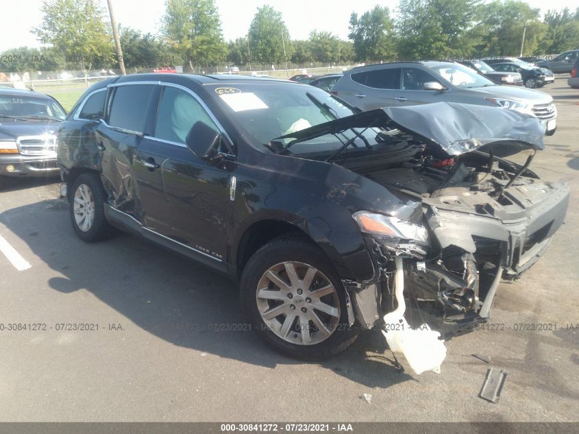 2017 LINCOLN MKT 2LMHJ5NK9HBL00265