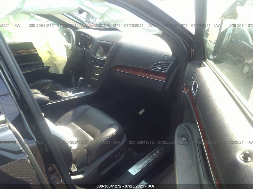 2017 LINCOLN MKT 2LMHJ5NK9HBL00265