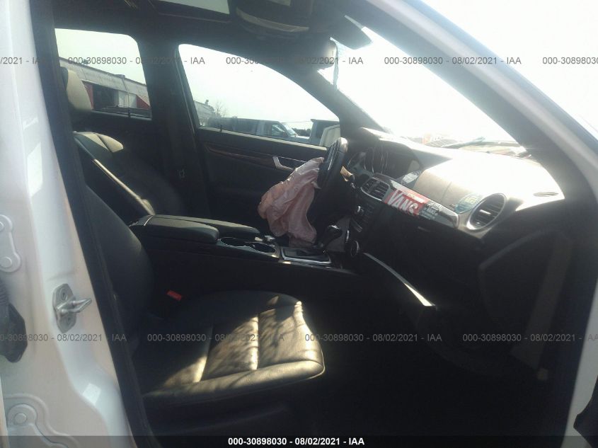 2014 MERCEDES-BENZ C-CLASS C 300 WDDGF8AB5EG228236