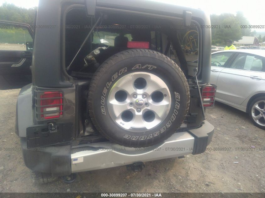 2014 JEEP WRANGLER UNLIMITED SAHARA 1C4BJWEG1EL198236
