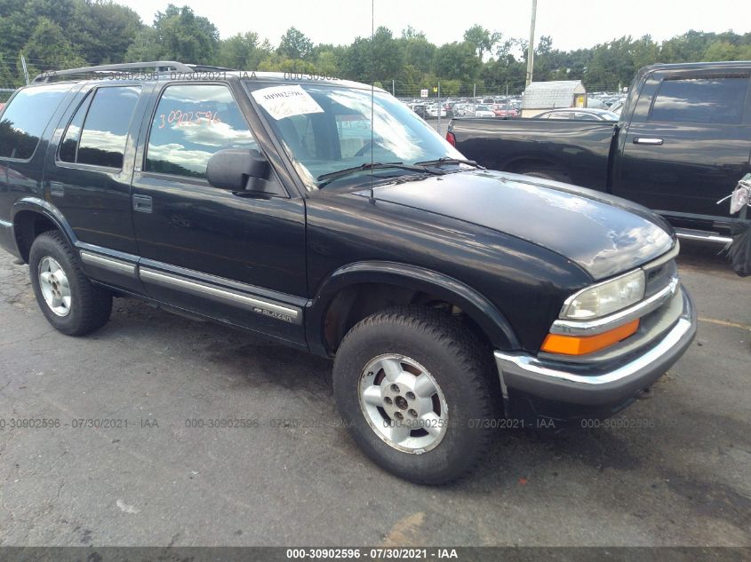 VIN: 1GNDT13W5YK148117  CHEVROLET BLAZER 2000 car history 