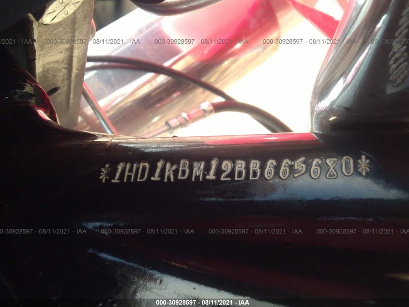 2011 HARLEY-DAVIDSON FLHX 1HD1KBM12BB665680