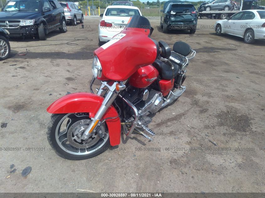 2011 HARLEY-DAVIDSON FLHX 1HD1KBM12BB665680