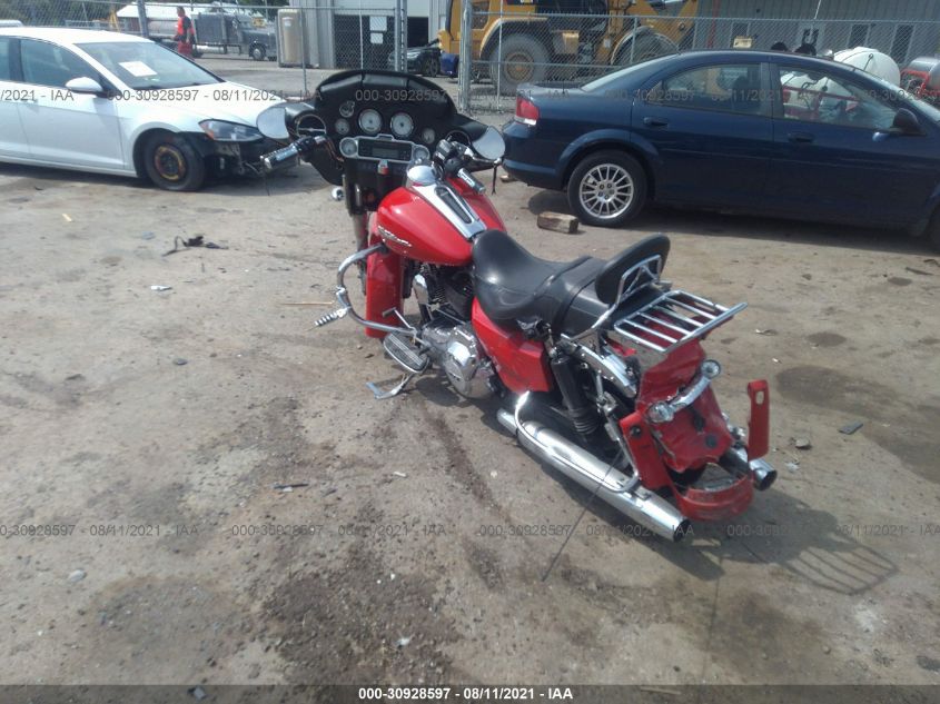 2011 HARLEY-DAVIDSON FLHX 1HD1KBM12BB665680