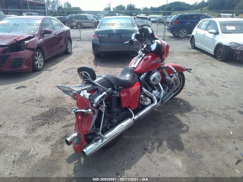 2011 HARLEY-DAVIDSON FLHX 1HD1KBM12BB665680