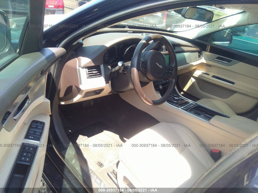 2017 JAGUAR XF 35T PREMIUM SAJBJ4BV2HCY32814