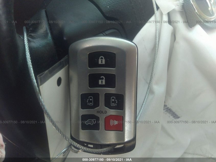 2015 TOYOTA SIENNA SE 5TDXK3DC0FS578524