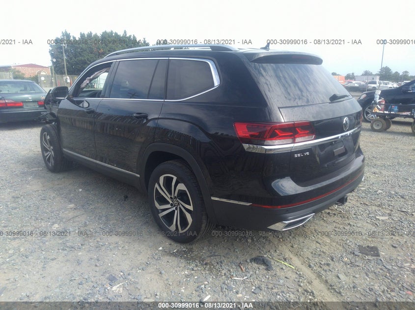 Auction sale of the 2021 VOLKSWAGEN ATLAS , vin: 1V2TR2CA4MC563526, lot number: 30999016
