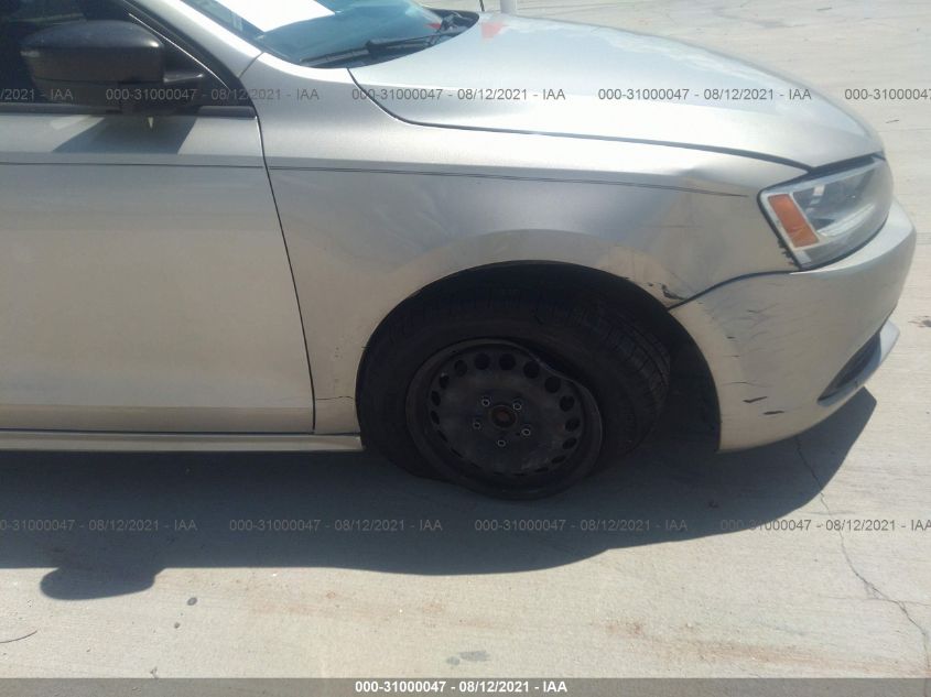 2014 VOLKSWAGEN JETTA SEDAN S 3VW2K7AJXEM329812