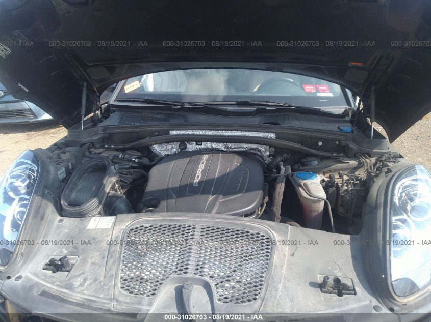 2018 PORSCHE MACAN WP1AA2A55JLB02996