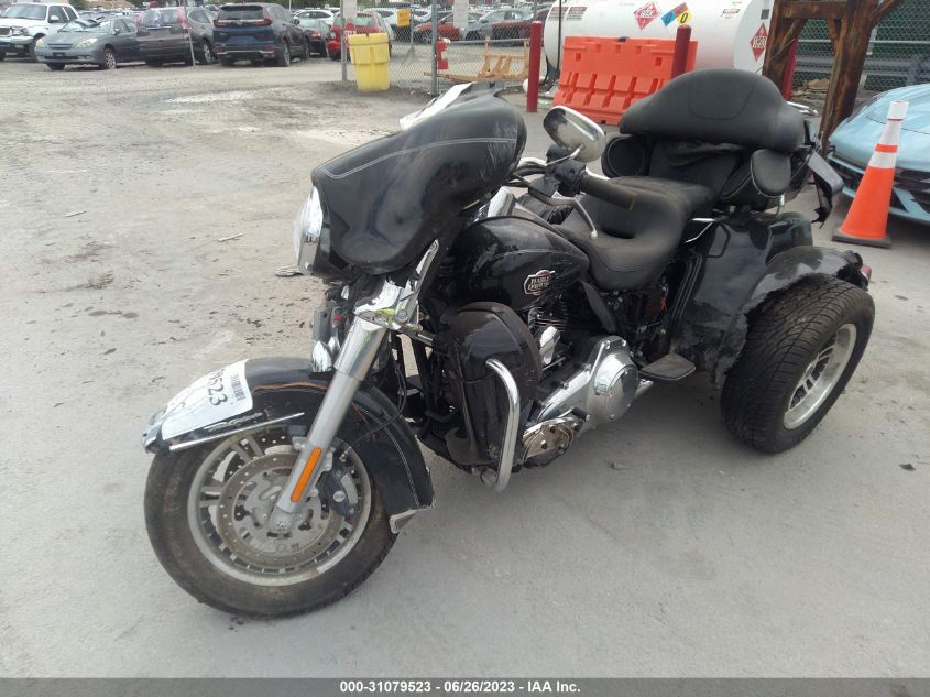 2013 HARLEY-DAVIDSON FLHTCUTG TRI GLIDE ULTRA CLASSIC 1HD1MAM13DB857102