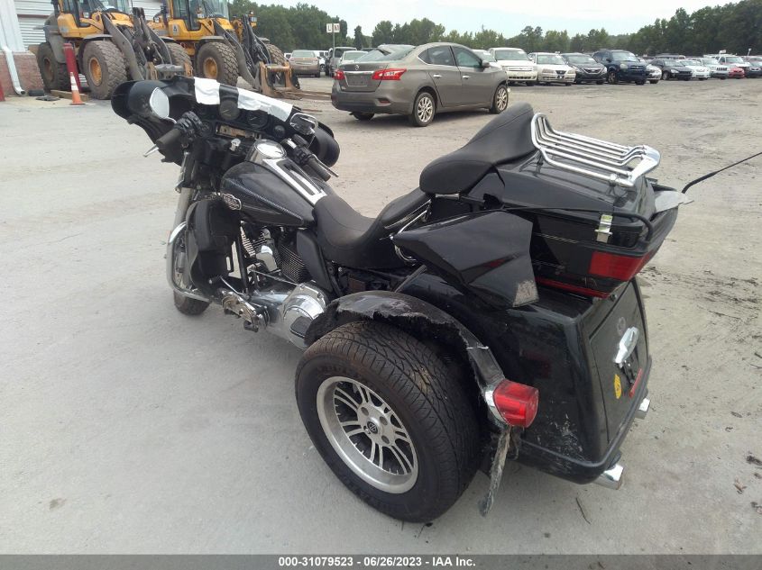 2013 HARLEY-DAVIDSON FLHTCUTG TRI GLIDE ULTRA CLASSIC 1HD1MAM13DB857102