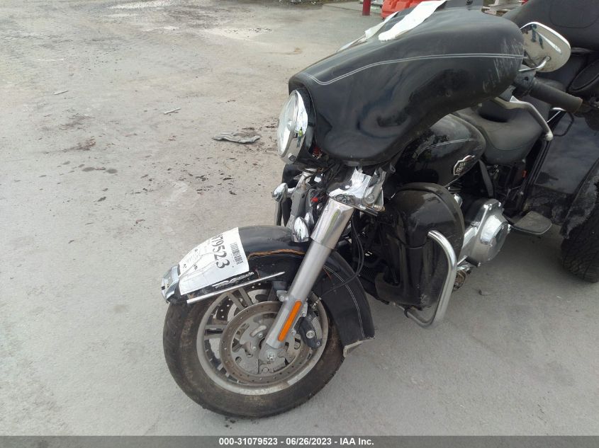 2013 HARLEY-DAVIDSON FLHTCUTG TRI GLIDE ULTRA CLASSIC 1HD1MAM13DB857102