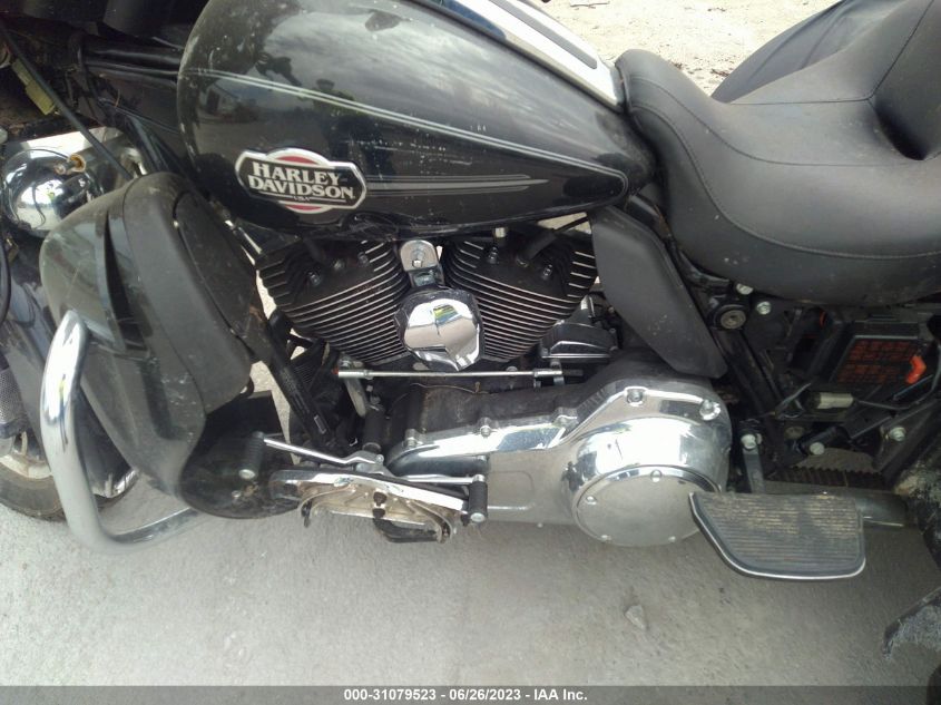 2013 HARLEY-DAVIDSON FLHTCUTG TRI GLIDE ULTRA CLASSIC 1HD1MAM13DB857102