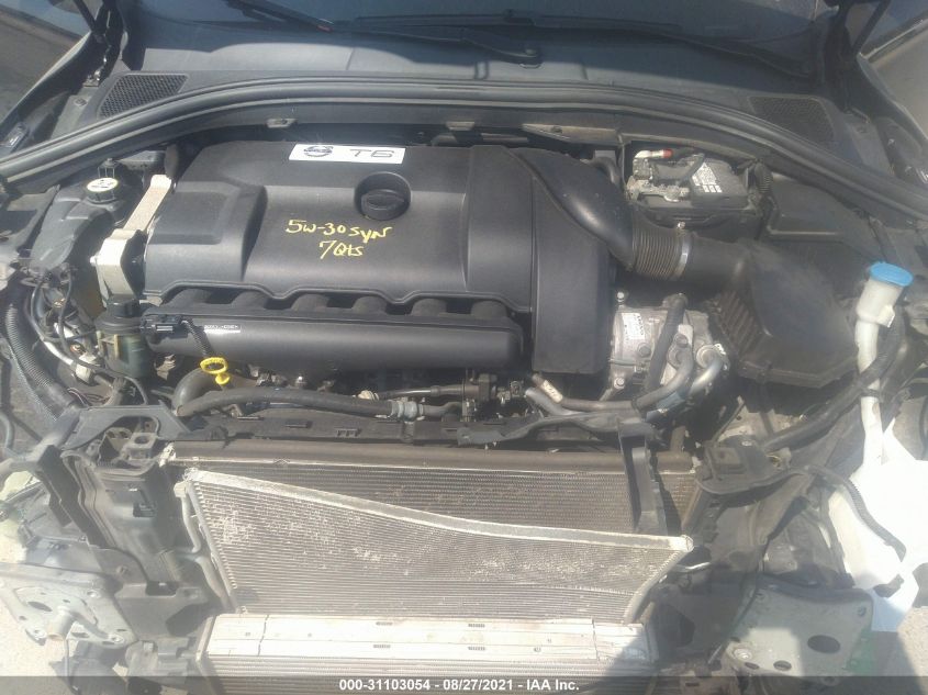 2015 VOLVO XC60 T6 PLATINUM YV4902RD2F2625051