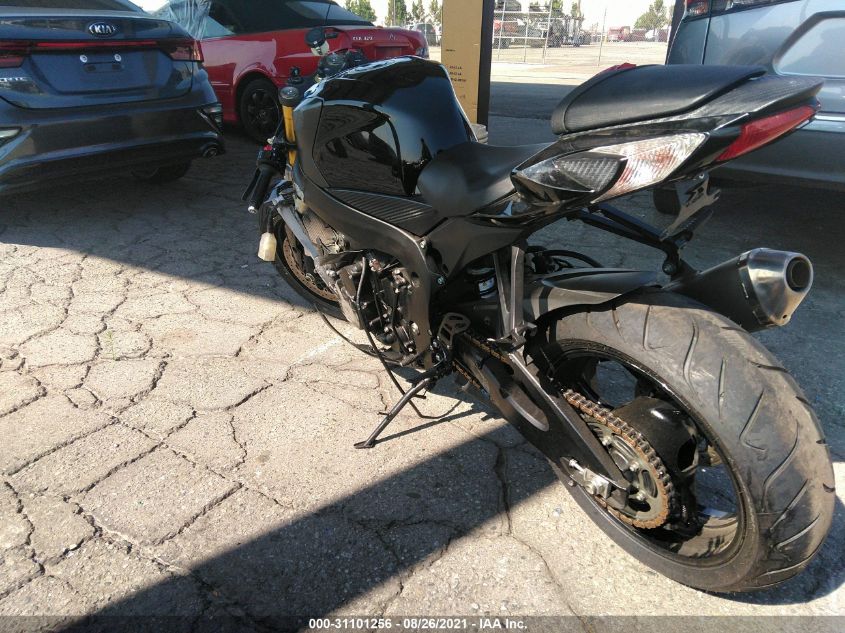 2016 SUZUKI GSX-R750 JS1GR7MA1G2101217