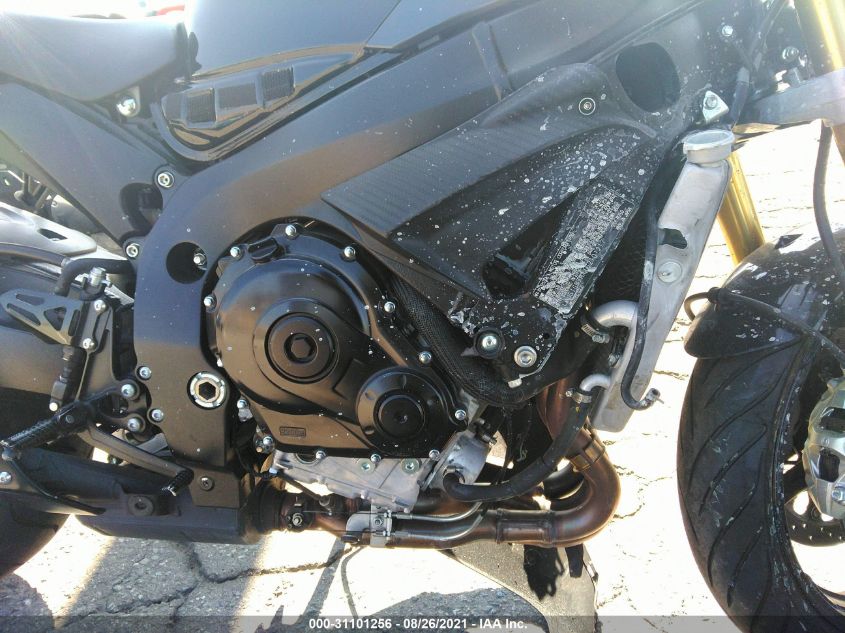 2016 SUZUKI GSX-R750 JS1GR7MA1G2101217