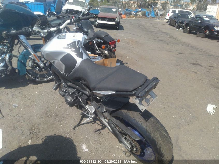 2015 YAMAHA FZ09 C JYARN33Y4FA001615