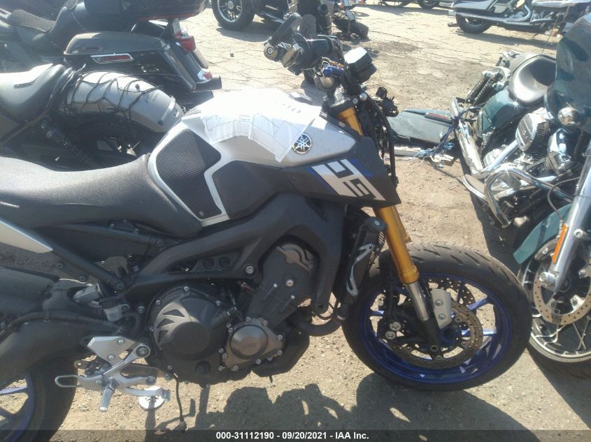 2015 YAMAHA FZ09 C JYARN33Y4FA001615