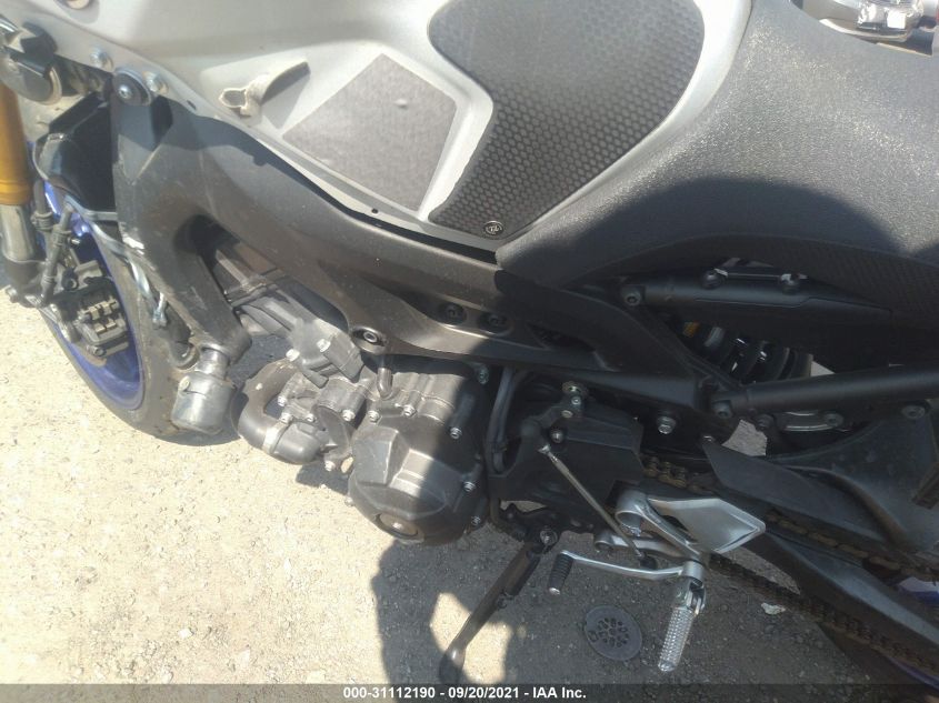 2015 YAMAHA FZ09 C JYARN33Y4FA001615