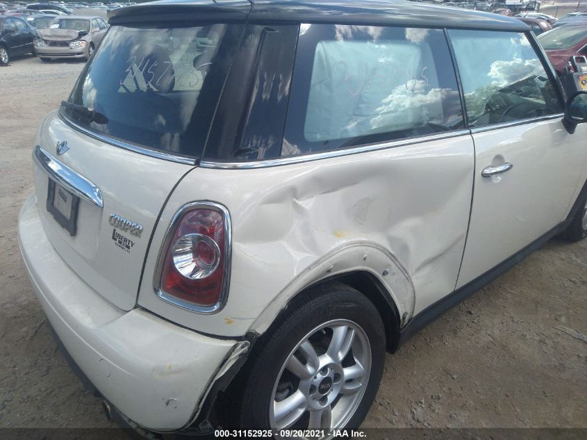 2013 MINI COOPER HARDTOP WMWSU3C54DT546825