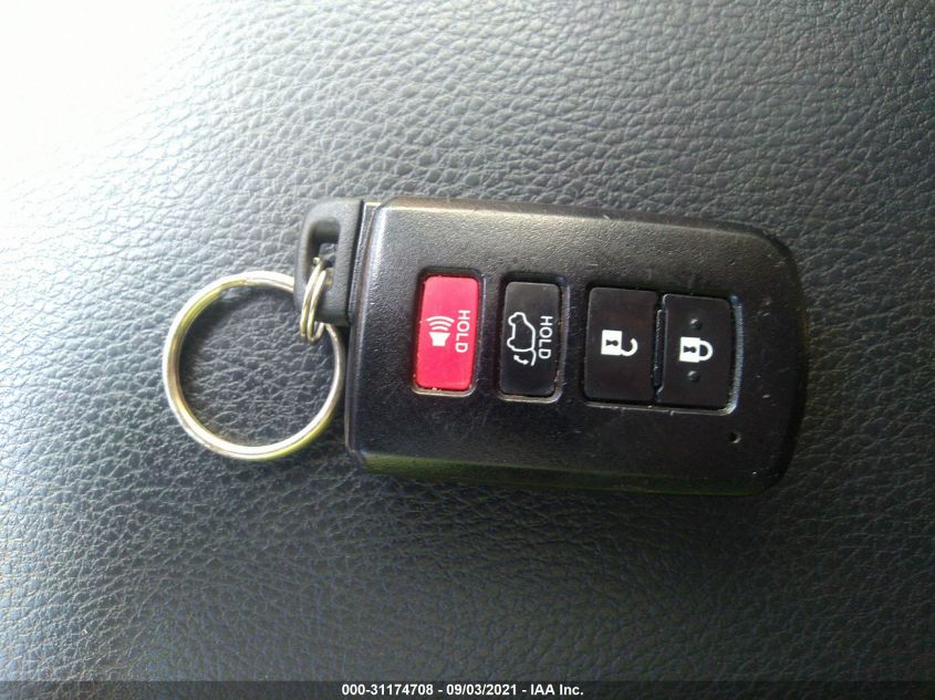 2016 TOYOTA RAV4 HYBRID XLE JTMRJREVXGD038724