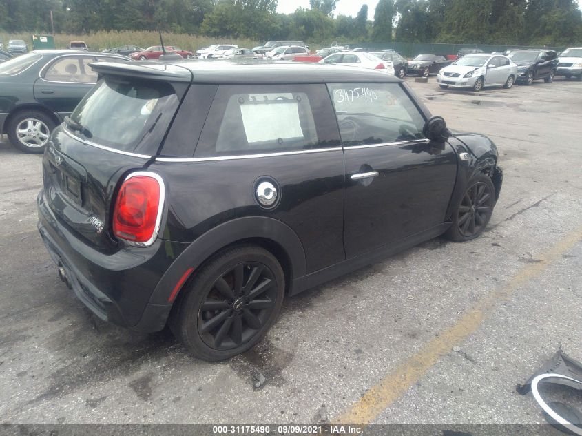 2015 MINI COOPER HARDTOP S WMWXP7C5XF2A38097