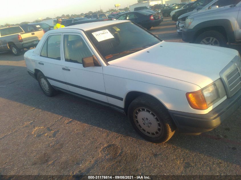 WDBEA26D2HA491832 Mercedes-benz 260 Photo 1