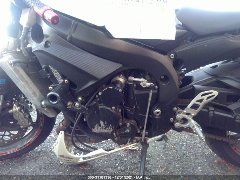 2011 SUZUKI GSX-R600 JS1GN7FA9B2102892