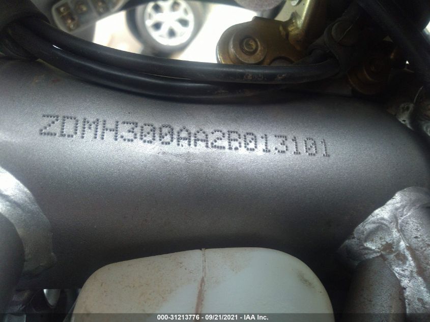 2002 DUCATI 748S ZDMH300AA2B013101