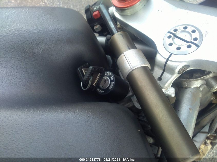2002 DUCATI 748S ZDMH300AA2B013101