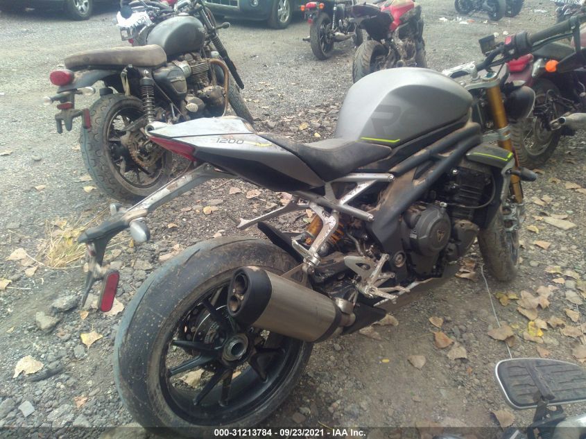 2022 TRIUMPH MOTORCYCLE STREET TRIPLE 1200 RS SMTP01STXNTAG4385