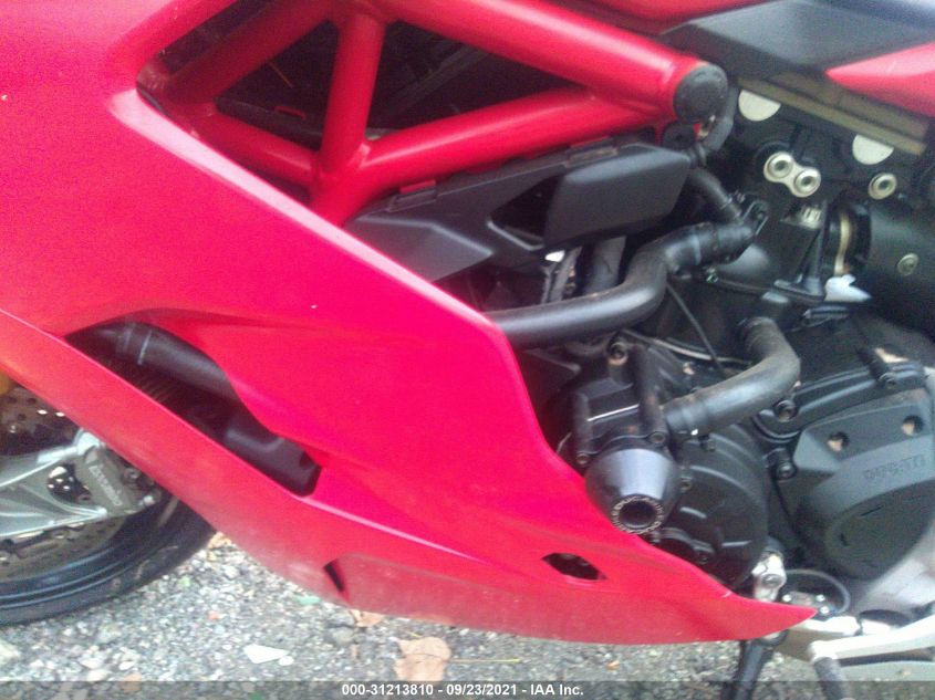 2017 DUCATI SUPERSPORT ZDMVABDS9HB002960