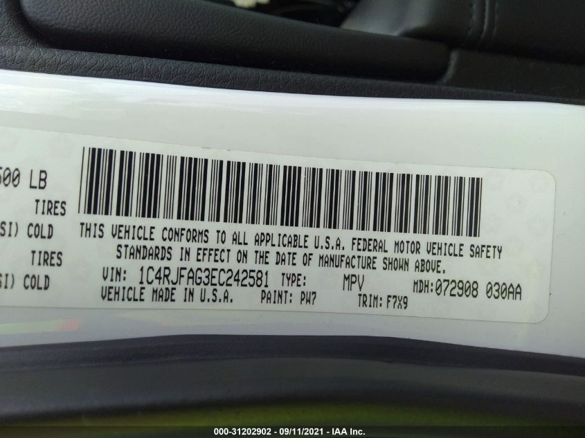 2014 JEEP GRAND CHEROKEE LAREDO 1C4RJFAG3EC242581