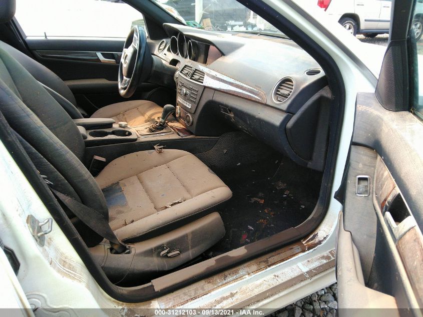 2013 MERCEDES-BENZ C-CLASS C 300 WDDGF8AB7DR277845