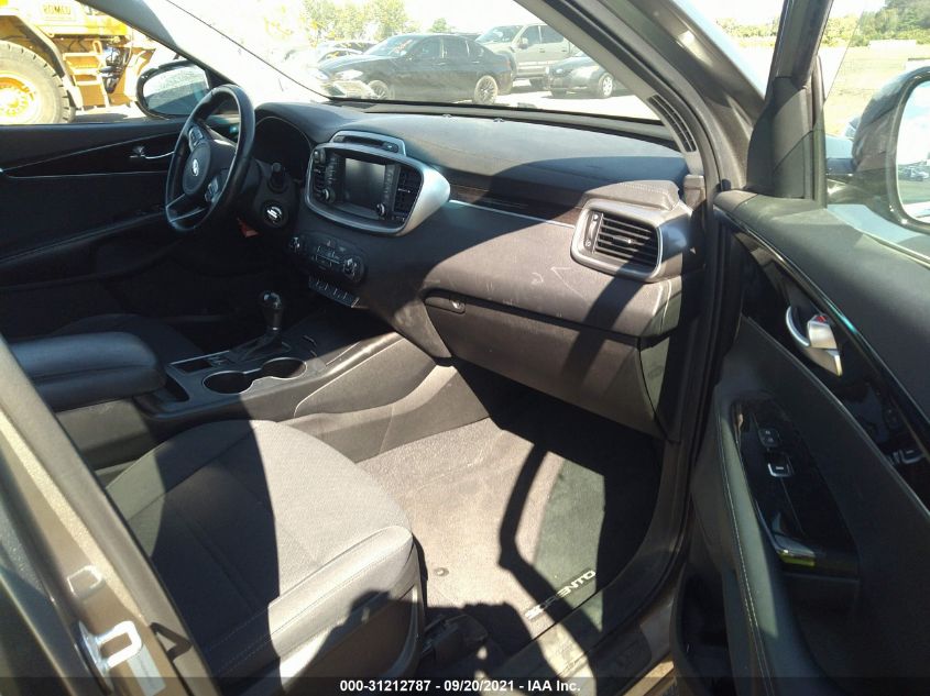 2017 KIA SORENTO LX V6 5XYPGDA58HG321317