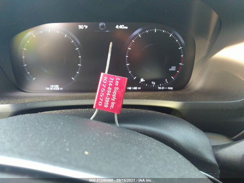 2018 VOLVO XC90 MOMENTUM YV4A22PKXJ1384167