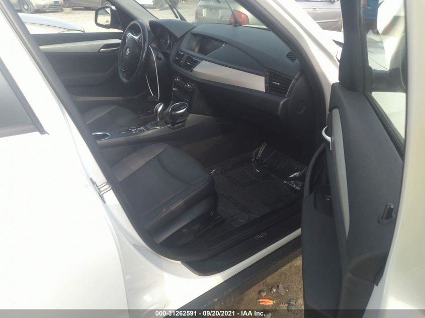 2013 BMW X1 XDRIVE28I WBAVL1C58DVR82389