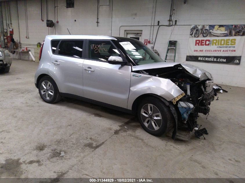KNDJX3AE2J7026166 KIA SOUL EV Photo 1