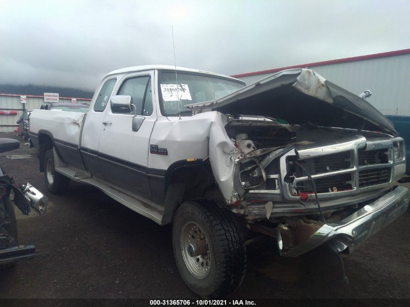 3B7KM23C2PM117908 Dodge W-series Photo 1